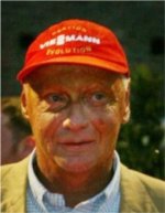  Voormalig formule-1-wereldkampioen Niki Lauda heeft een nier van zijn vriendin gekregen 