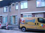  John bij zijn nieuwe huis